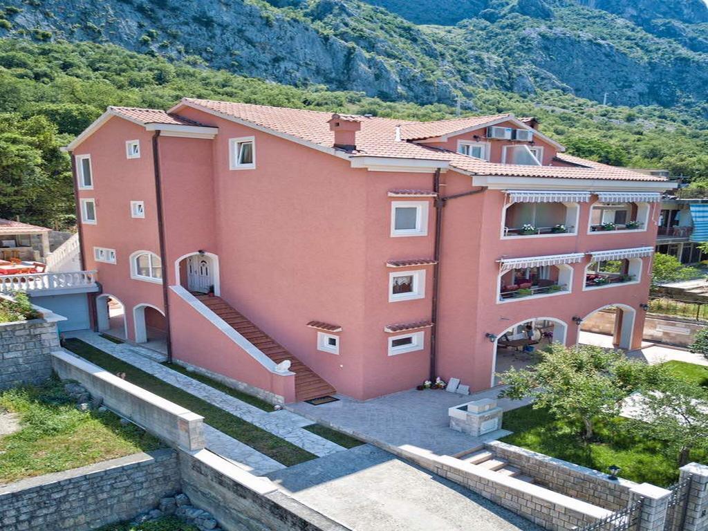Apartments Radonjic كوتور المظهر الخارجي الصورة