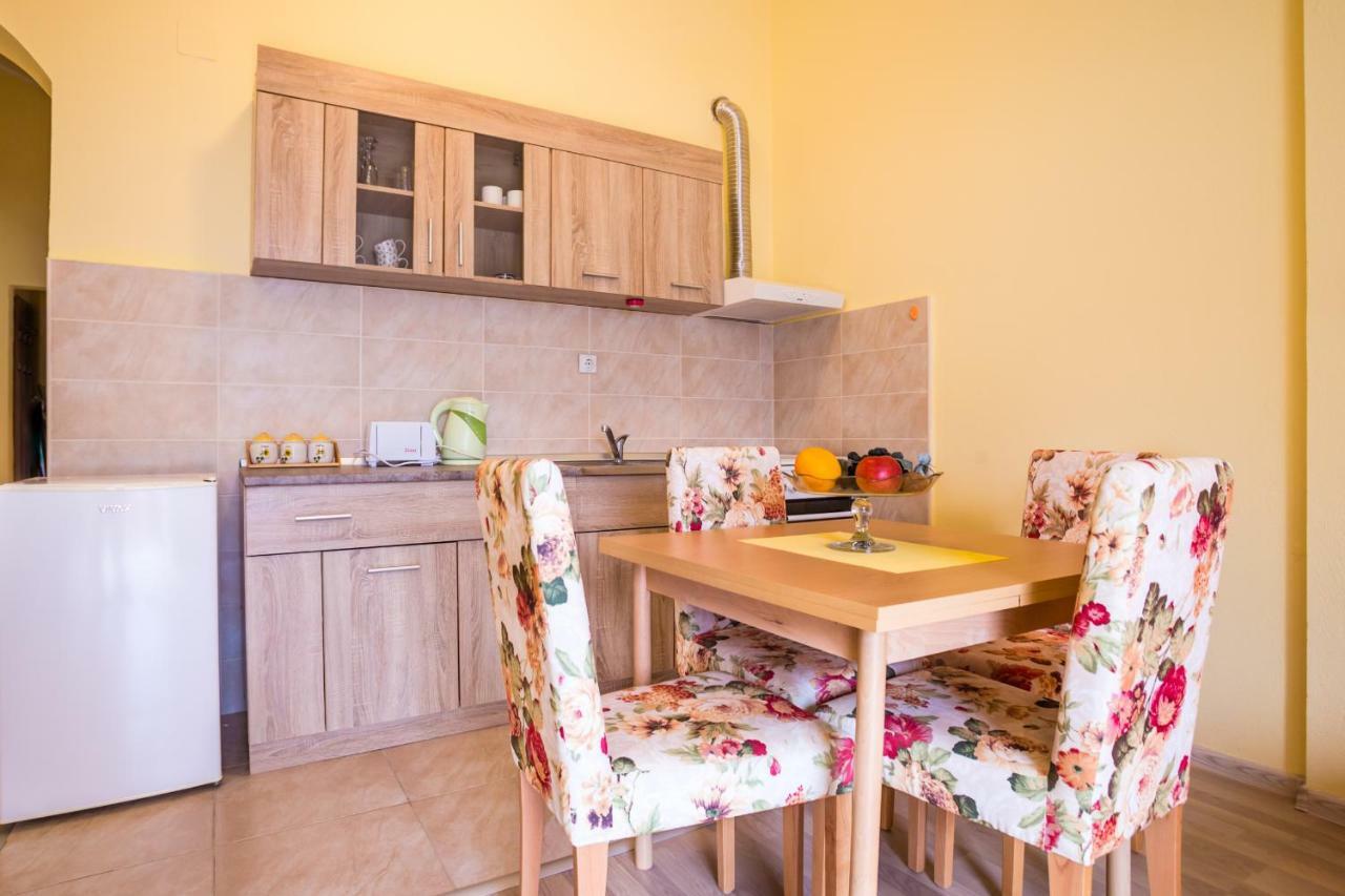 Apartments Radonjic كوتور المظهر الخارجي الصورة